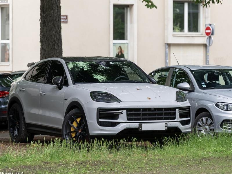 SUV